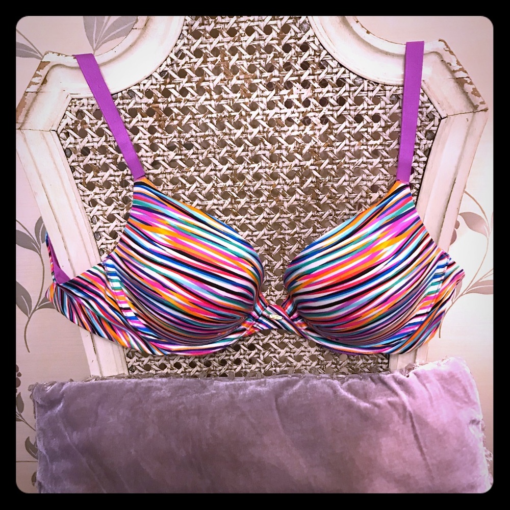 VS plunge padded bra in  nice condition 34D